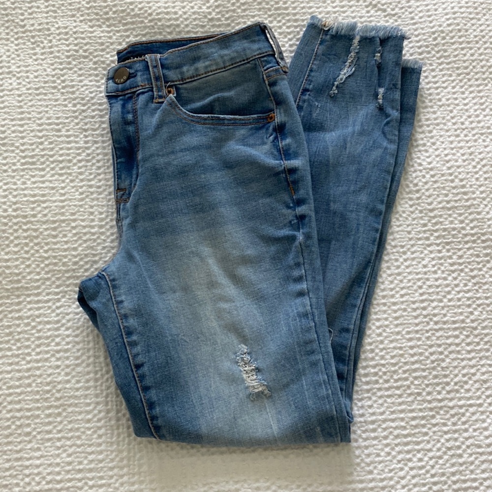 Aeropostale Cropped Distressed Jeans